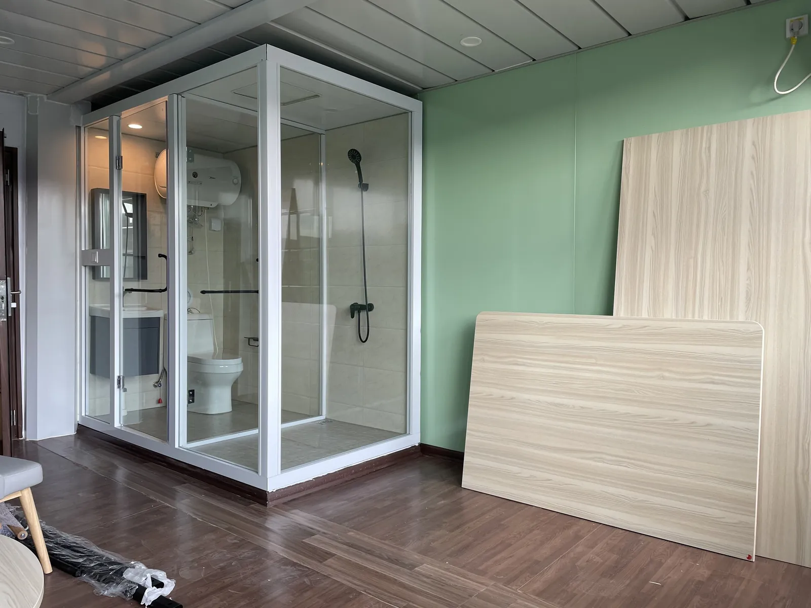 Detachable unit with bathroom pod